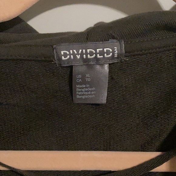 Divided robe - Picture 3 of 4